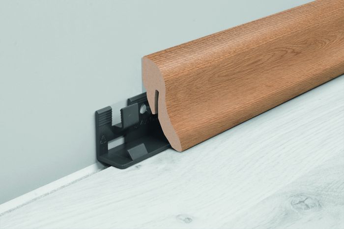 Jalkalista Logoclic 22 x 40 x 2600 mm MDF Savoyen Tammi