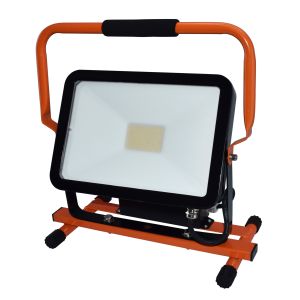 LED-työvalaisin Harju 50W IP44 2 x Pistorasiaa