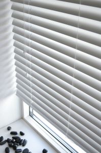 Alumiinisälekaihdin Hasta 110x160 cm Valkoinen