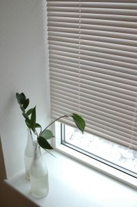 Puusälekaihdin Hasta 100 x 160 cm Valkoinen