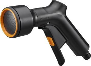 Kastelupistooli Fiskars Solid suihkulla