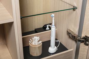 Korkean kaapin latausasema Svedbergs musta saarni 31,7 x 30,9 x 14,3 cm